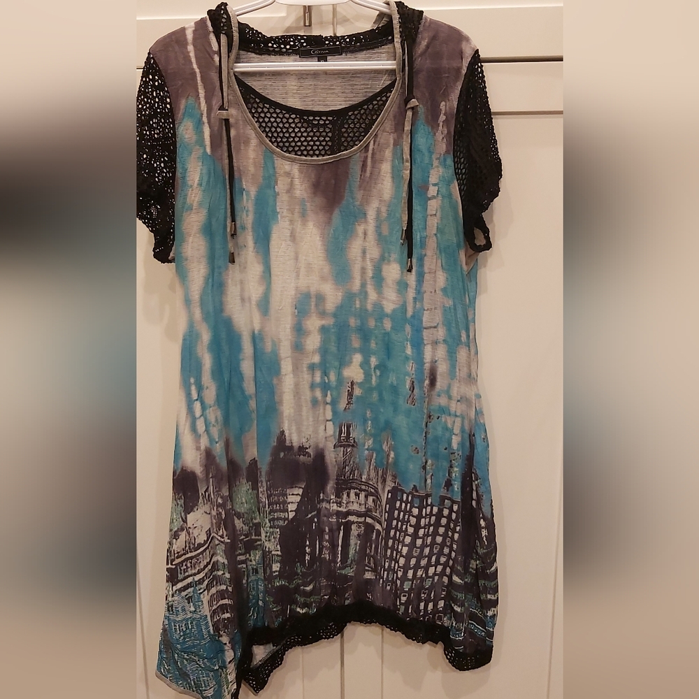 Cativa hooded skyline dress